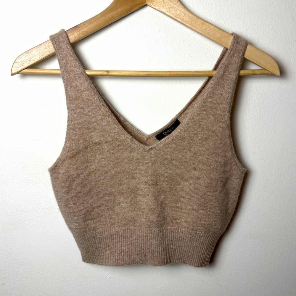 Quince 100% Cashmere Beige Ribbed Knit V Neck Cropped Tank Top Womens Sz S